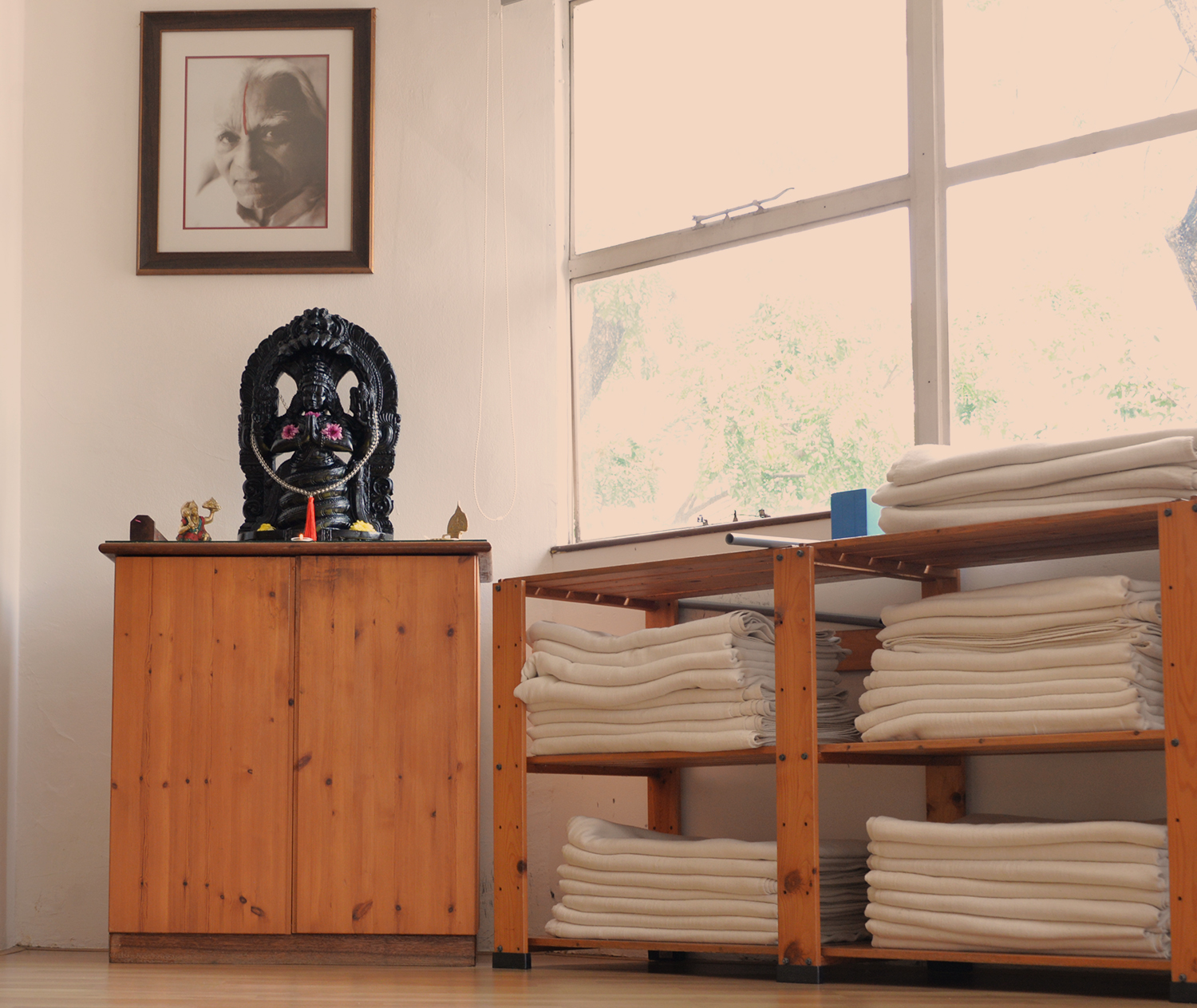 04. Home Gallery Props 2